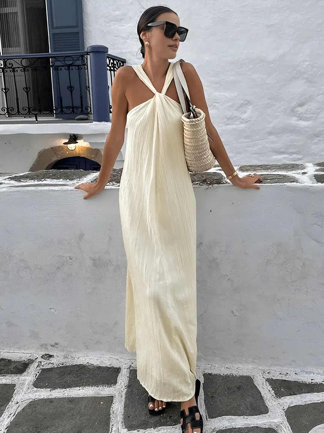 백리스 크로스 숄더 홀터 롱 드레스 - LA FEMME WANDERER